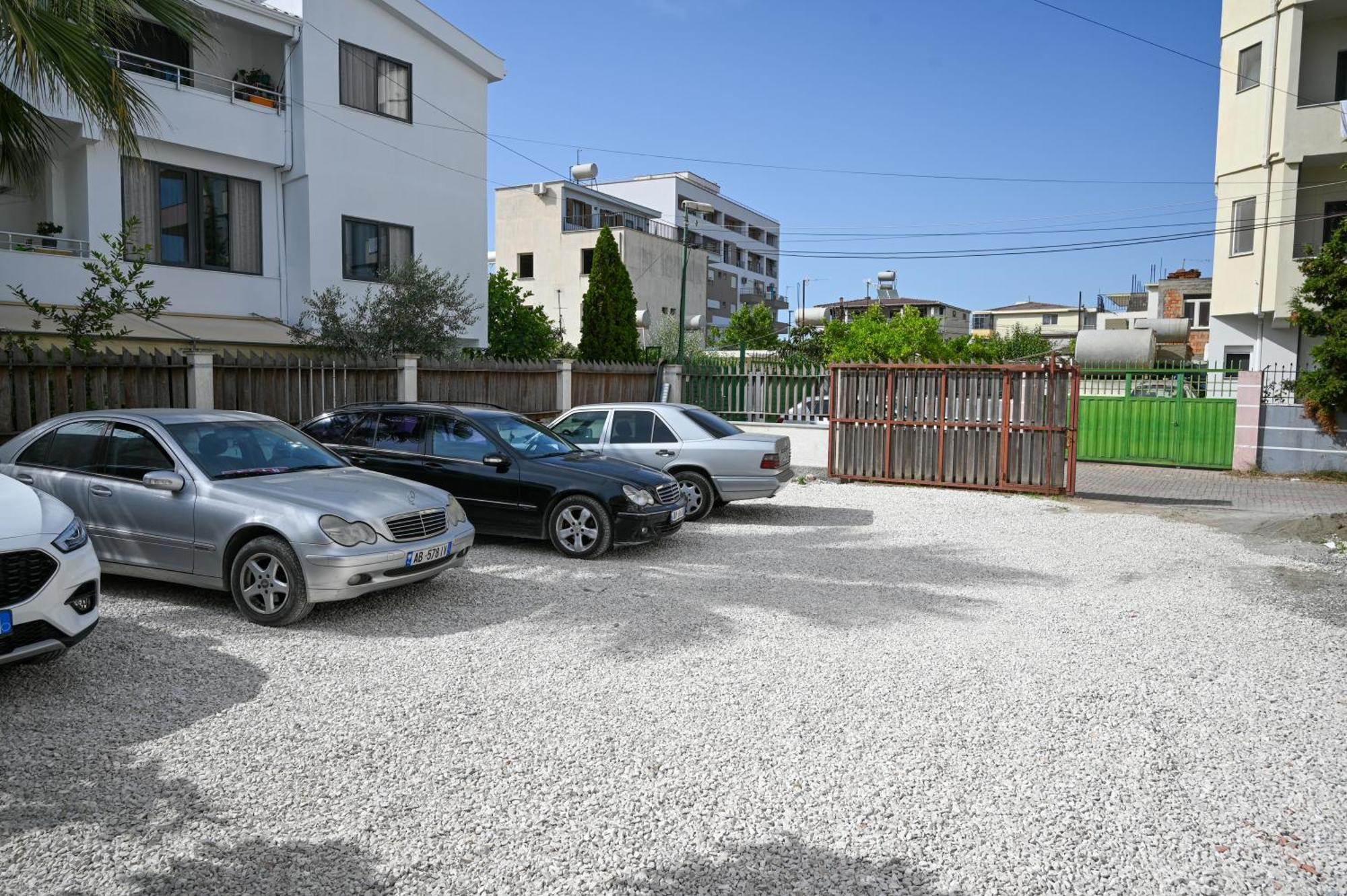 Monduro Hotel Durrës Exterior foto